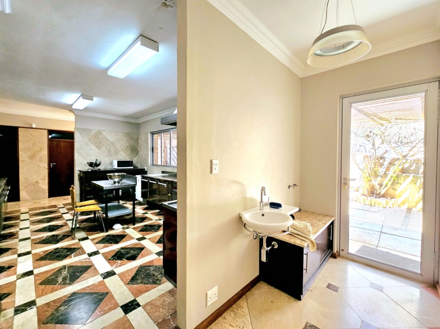 8 Bedroom Property for Sale in Waverley Free State